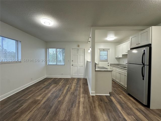 2325 Arthur St 14, Hollywood, FL 33020