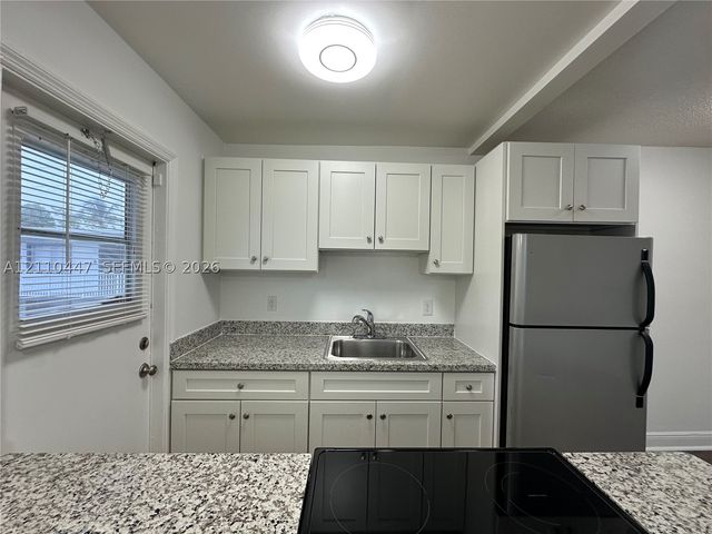 2325 Arthur St 14, Hollywood, FL 33020