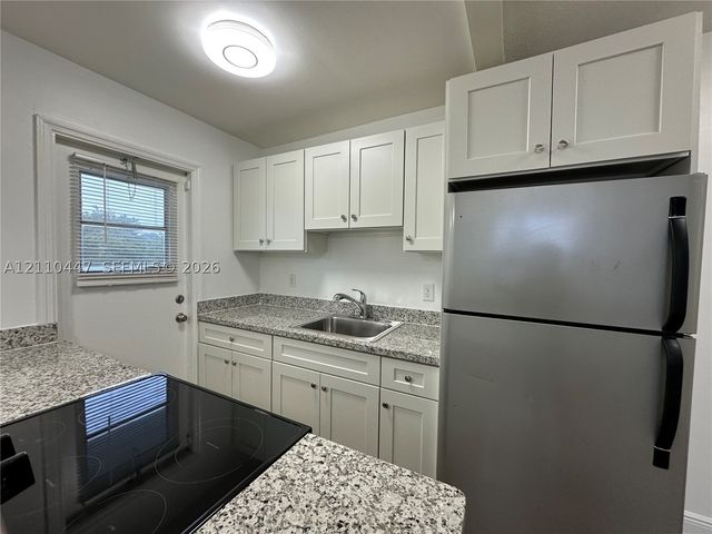 2325 Arthur St 14, Hollywood, FL 33020