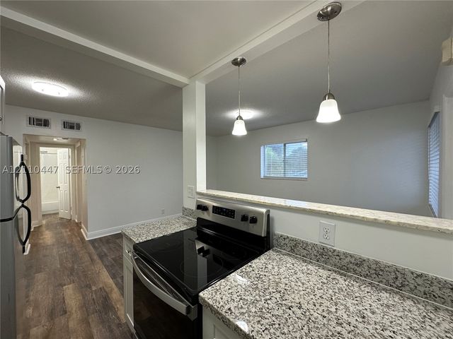 2325 Arthur St 14, Hollywood, FL 33020
