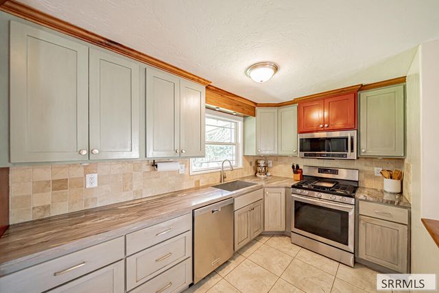 1640 S Boulevard, Idaho Falls, ID 83402