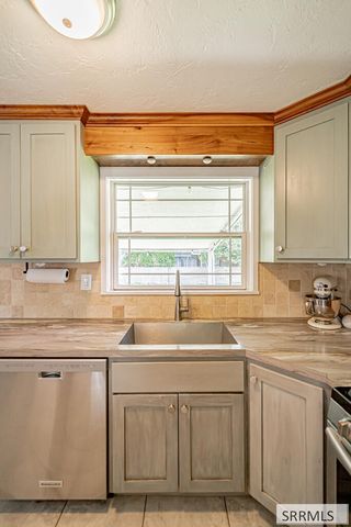 1640 S Boulevard, Idaho Falls, ID 83402