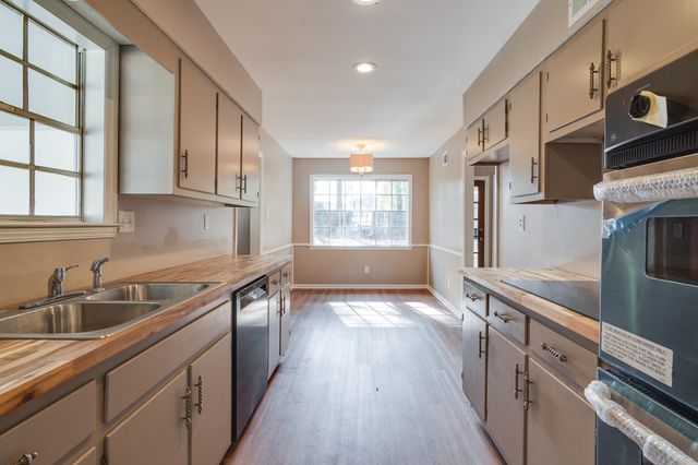 5623 MAGNOLIA WOODS DR, Bartlett, TN 38134