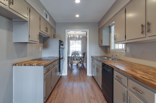 5623 MAGNOLIA WOODS DR, Bartlett, TN 38134