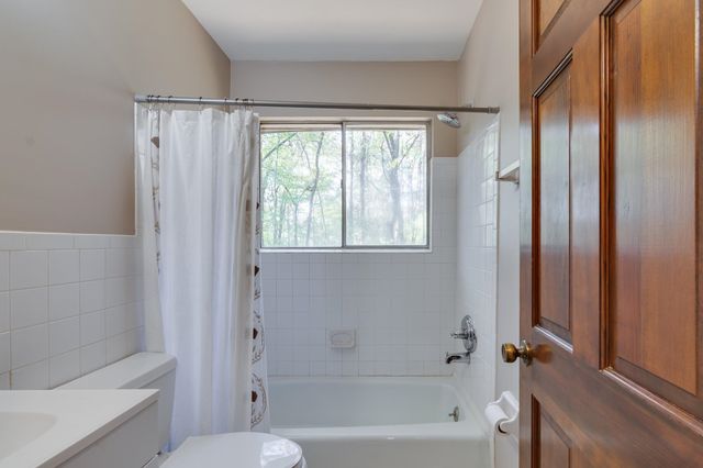 5623 MAGNOLIA WOODS DR, Bartlett, TN 38134