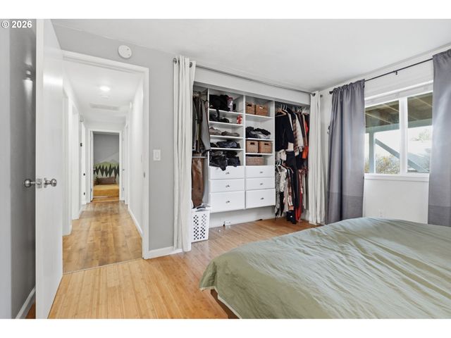 19350 Sw MURPHY St, Beaverton, OR 97078