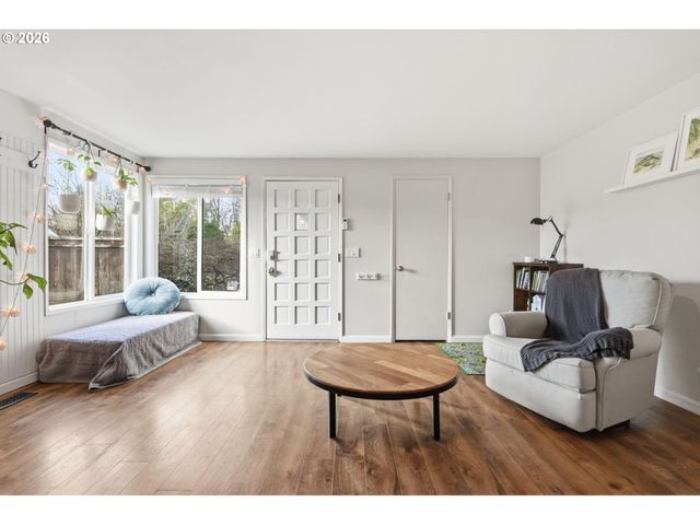 19350 Sw MURPHY St, Beaverton, OR 97078