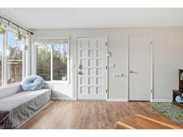 19350 Sw MURPHY St, Beaverton, OR 97078