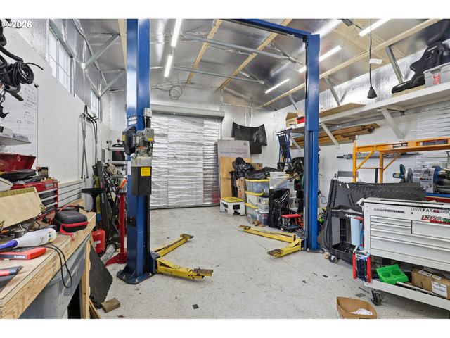 19350 Sw MURPHY St, Beaverton, OR 97078