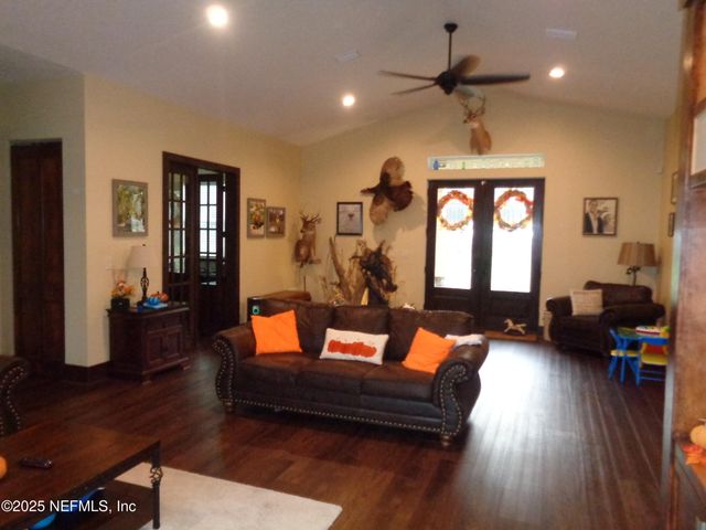 8995 BARREL FACTORY Road, Hastings, FL 32145