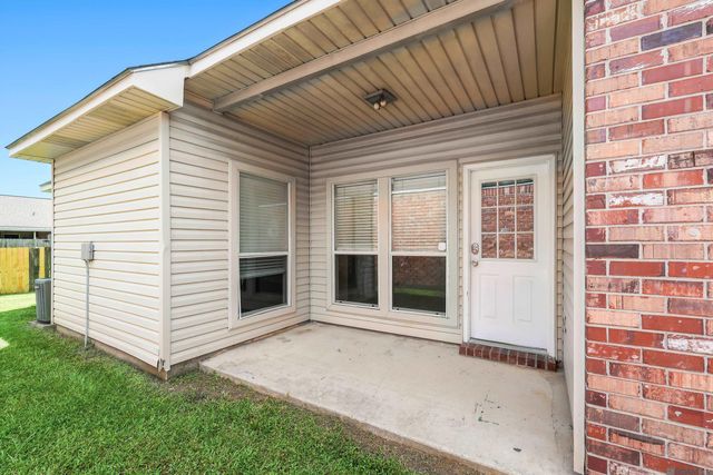 9220 Pecan Tree Dr, Baton Rouge, LA 70810