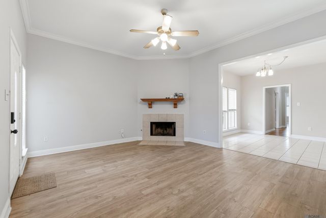 9220 Pecan Tree Dr, Baton Rouge, LA 70810