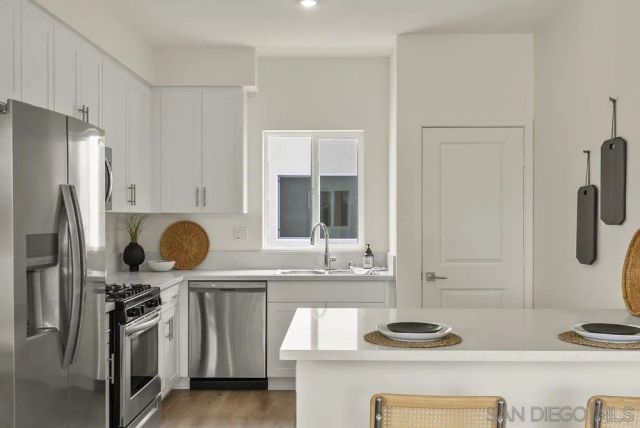 8182 Golden Ave, Lemon Grove, CA 91945