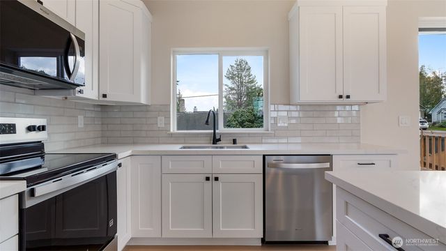 3205 19th Street, Everett, WA 98201