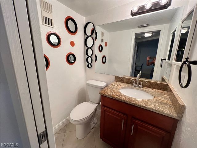 3490 N Key DR 301, North Fort Myers, FL 33903