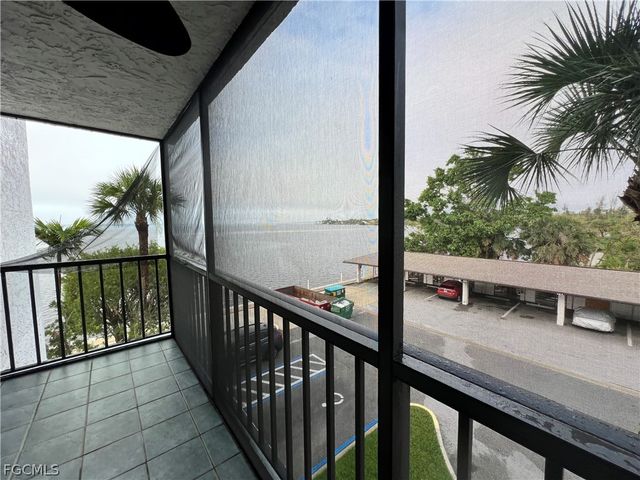 3490 N Key DR 301, North Fort Myers, FL 33903