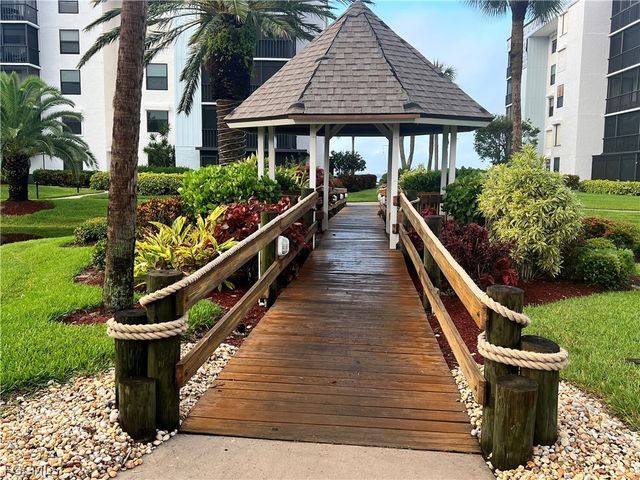 3490 N Key DR 301, North Fort Myers, FL 33903