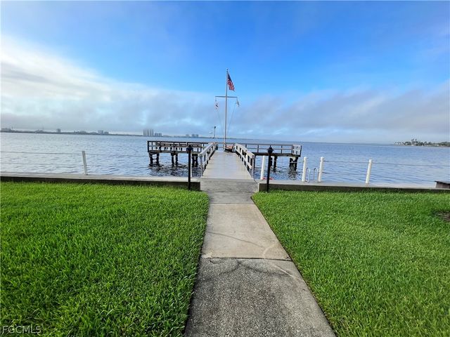 3490 N Key DR 301, North Fort Myers, FL 33903