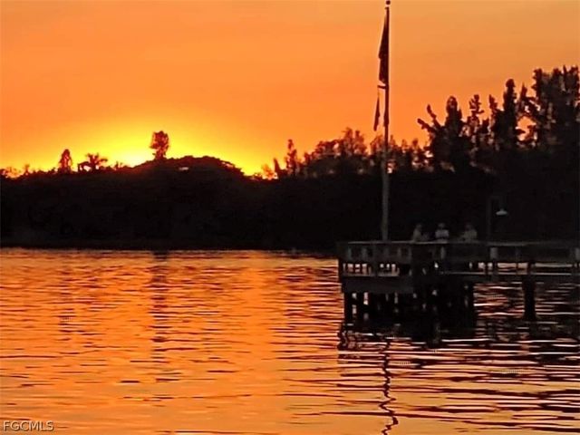 3490 N Key DR 301, North Fort Myers, FL 33903