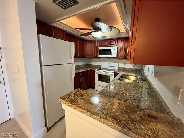 3490 N Key DR 301, North Fort Myers, FL 33903