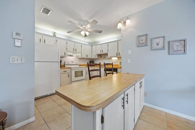 3586 La Playas Court C-2, Greenacres, FL 33463