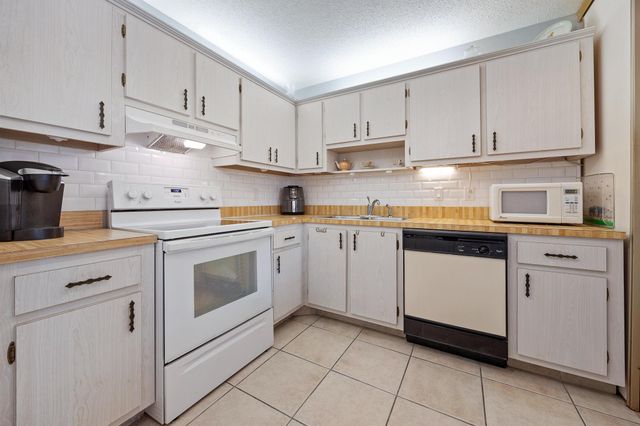 3586 La Playas Court C-2, Greenacres, FL 33463