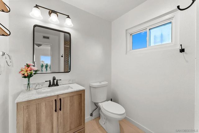 2725 C, National City, CA 91950