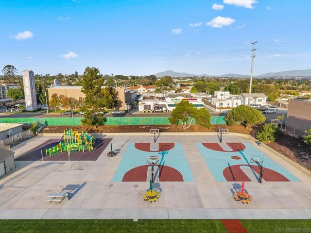 2725 C, National City, CA 91950