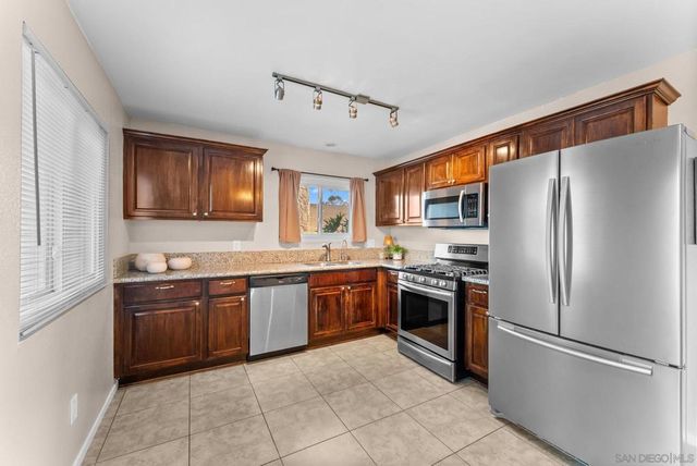 2725 C, National City, CA 91950