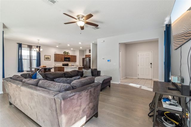 1122 ATLANTIC AVE, Fruitland Park, FL 34731