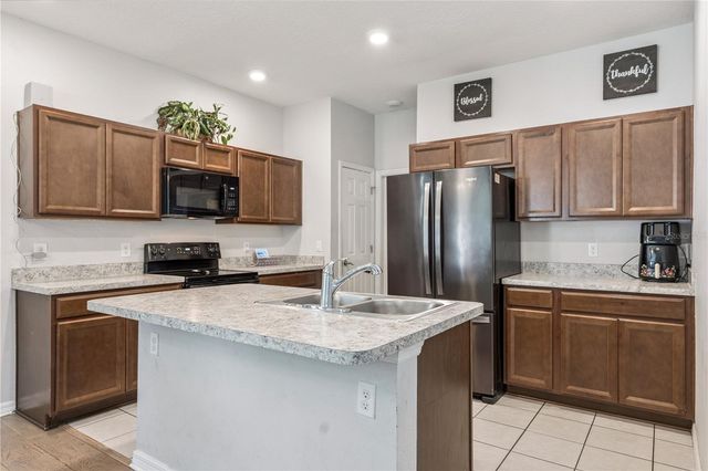 1122 ATLANTIC AVE, Fruitland Park, FL 34731
