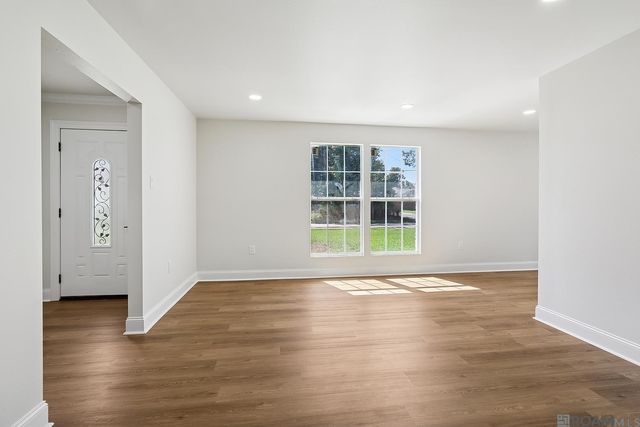 10555 Barbara St, Baton Rouge, LA 70815