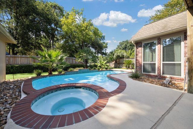 7703 Cadenza Court, Houston, TX 77040