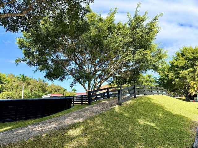 5625 140th Avenue S, Wellington, FL 33449