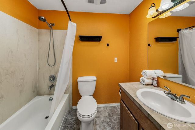 35011 27th Avenue SW, Federal Way, WA 98023
