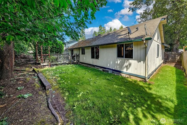 35011 27th Avenue SW, Federal Way, WA 98023