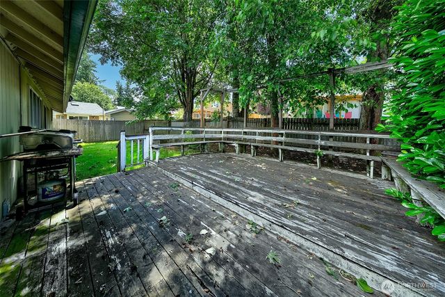 35011 27th Avenue SW, Federal Way, WA 98023