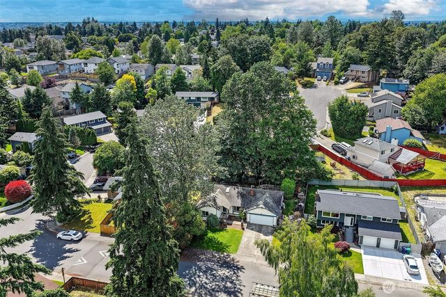 35011 27th Avenue SW, Federal Way, WA 98023