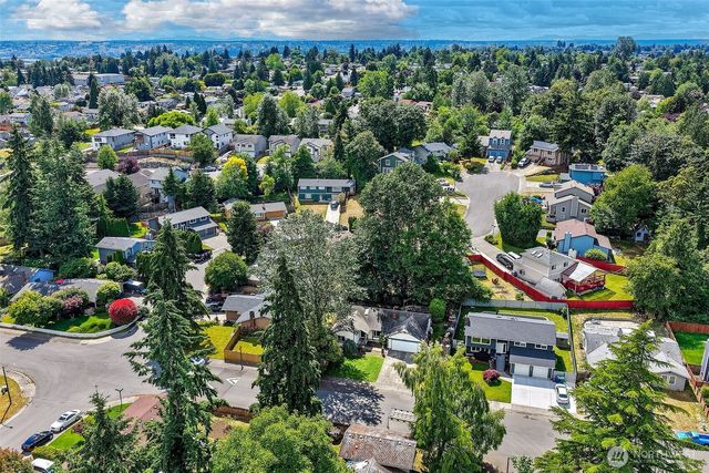 35011 27th Avenue SW, Federal Way, WA 98023