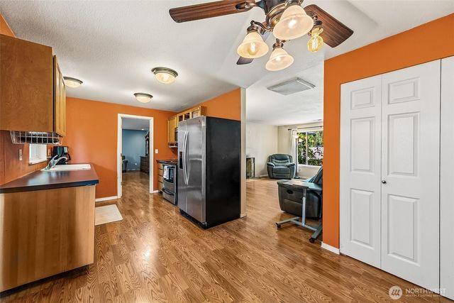 35011 27th Avenue SW, Federal Way, WA 98023