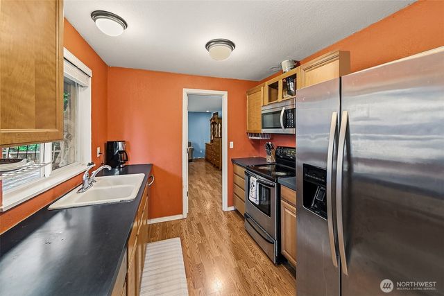 35011 27th Avenue SW, Federal Way, WA 98023