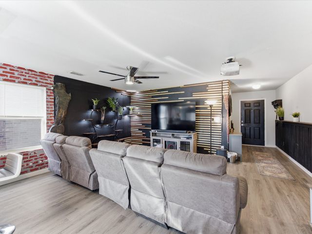 3149 Spotted Fawn Drive, Fort Worth, TX 76108