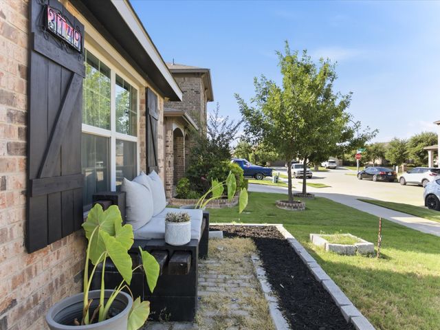 3149 Spotted Fawn Drive, Fort Worth, TX 76108