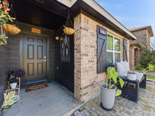 3149 Spotted Fawn Drive, Fort Worth, TX 76108