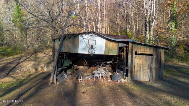 1480 Halls Top Rd, Newport, TN 37821