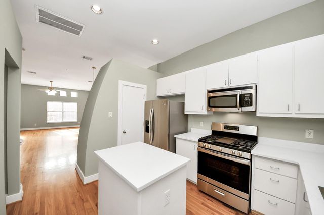 8715 Meadowcroft Drive 404, Houston, TX 77063