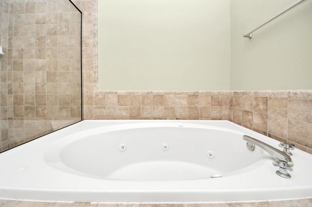 8715 Meadowcroft Drive 404, Houston, TX 77063