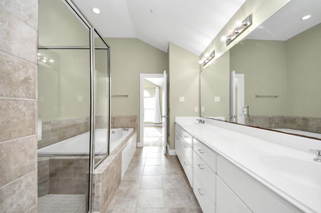 8715 Meadowcroft Drive 404, Houston, TX 77063