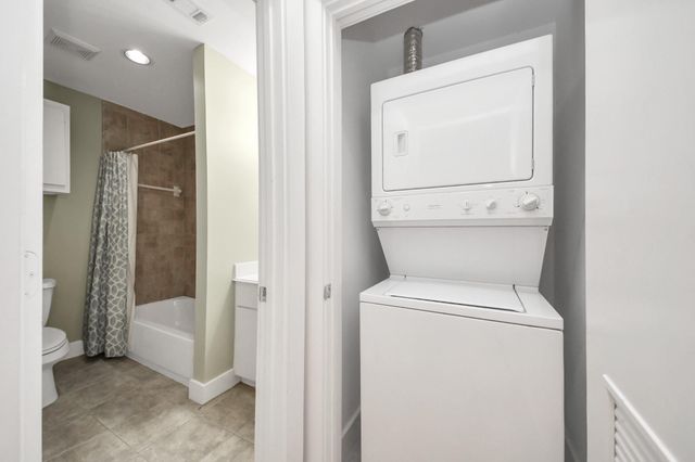 8715 Meadowcroft Drive 404, Houston, TX 77063