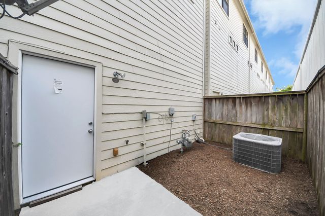 8715 Meadowcroft Drive 404, Houston, TX 77063